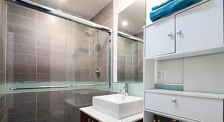 Rented by R New York