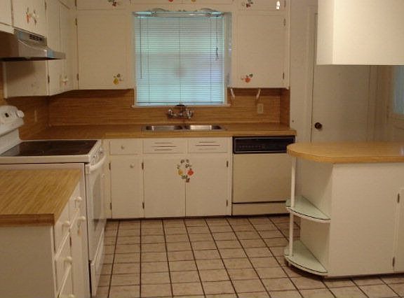3rd image of 3505 Redwood Dr