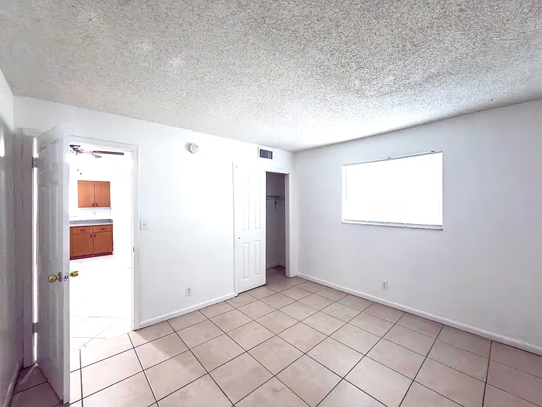 4109 Riverside Dr — Photo 12