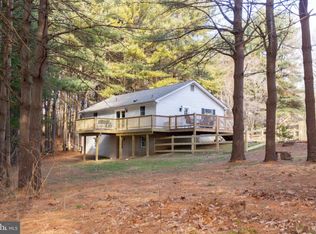 5200 White Pine Dr, Hampstead, MD 21074