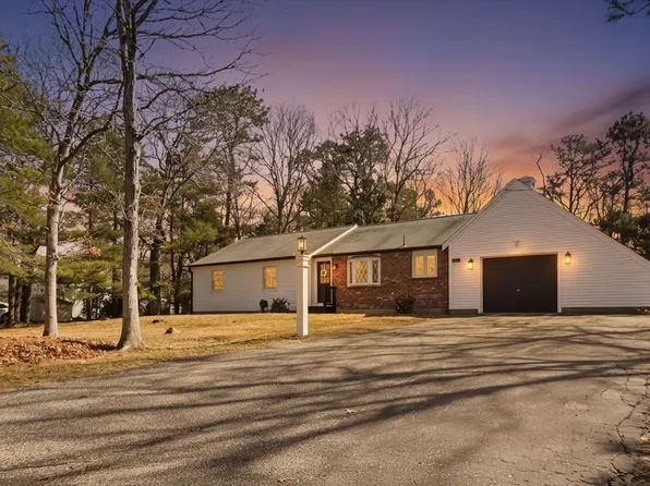 38 White Oak Trl, Barnstable, MA 02630