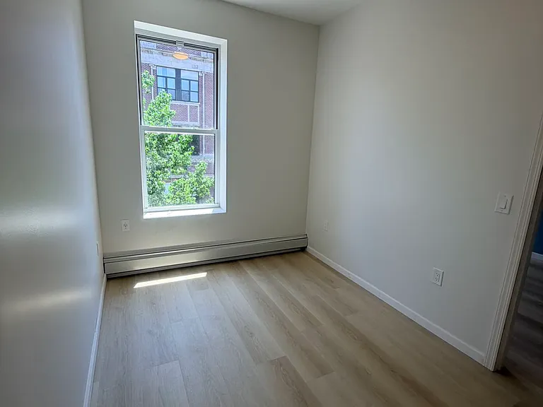 377 Kosciuszko St #2R — Photo 8