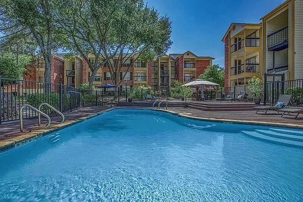 Riverwalk Apartment Homes — Photo 15