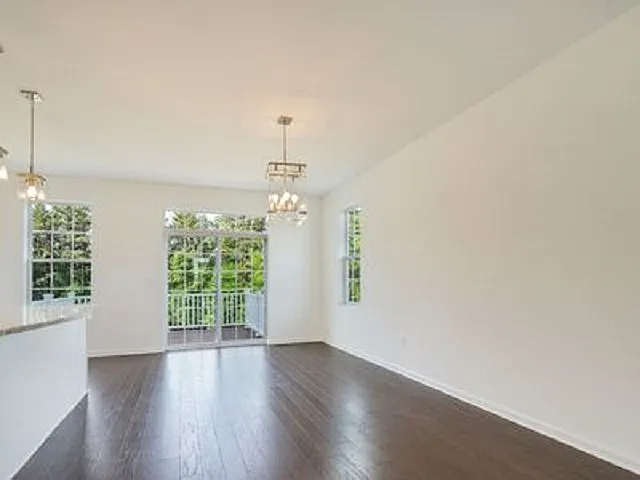 301 Discovery Rd — Photo 5