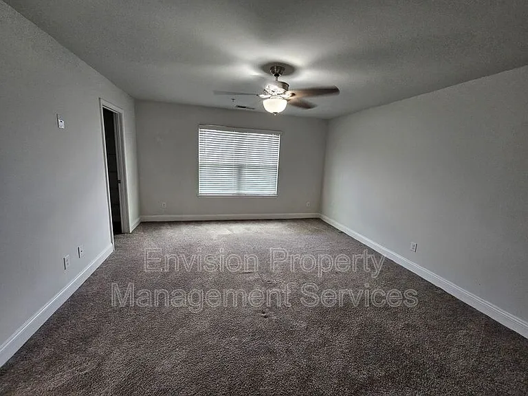 2190 Miranda Dr — Photo 5