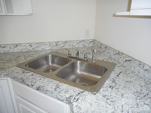 4th image of 5901 Meadow Hill Dr