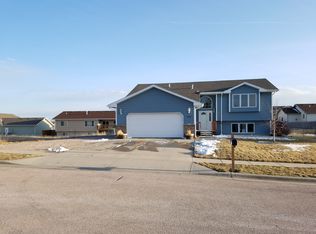 737 Hanover Dr, Rapid City, SD 57701