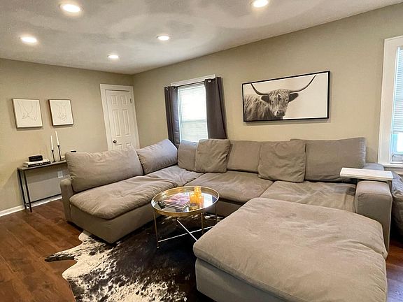 5th image of 2029 Halstead Ave