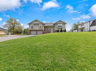 738 Jacobs Station Rd, Saint Charles, MO 63304