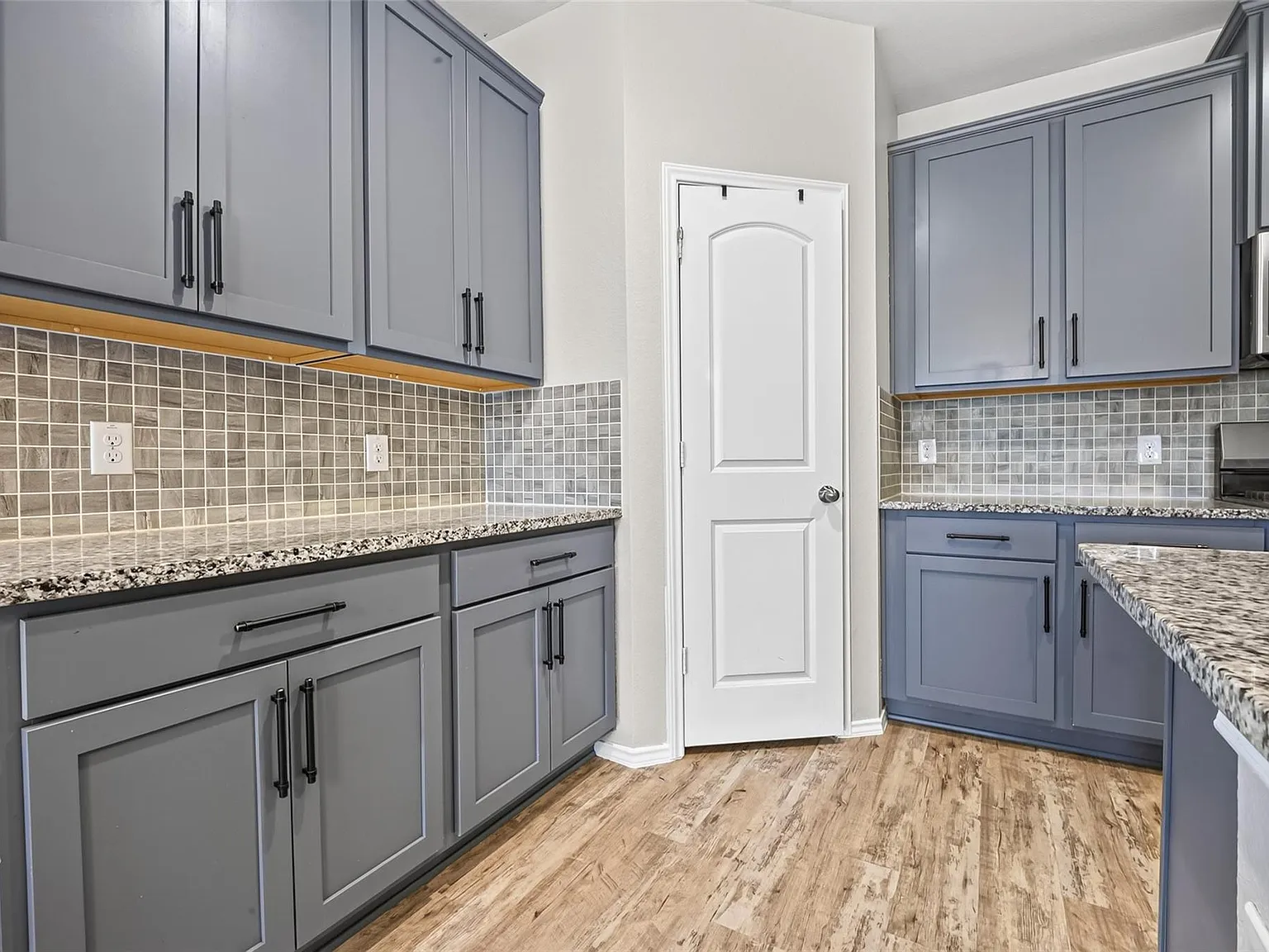 4 bed, 2.0 bath, 1780 sqft, $2,100 — Photo 4