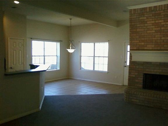 Living Room / Dining
