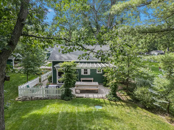 7981 Sturgeon Valley Dr, Indian River, MI 49749