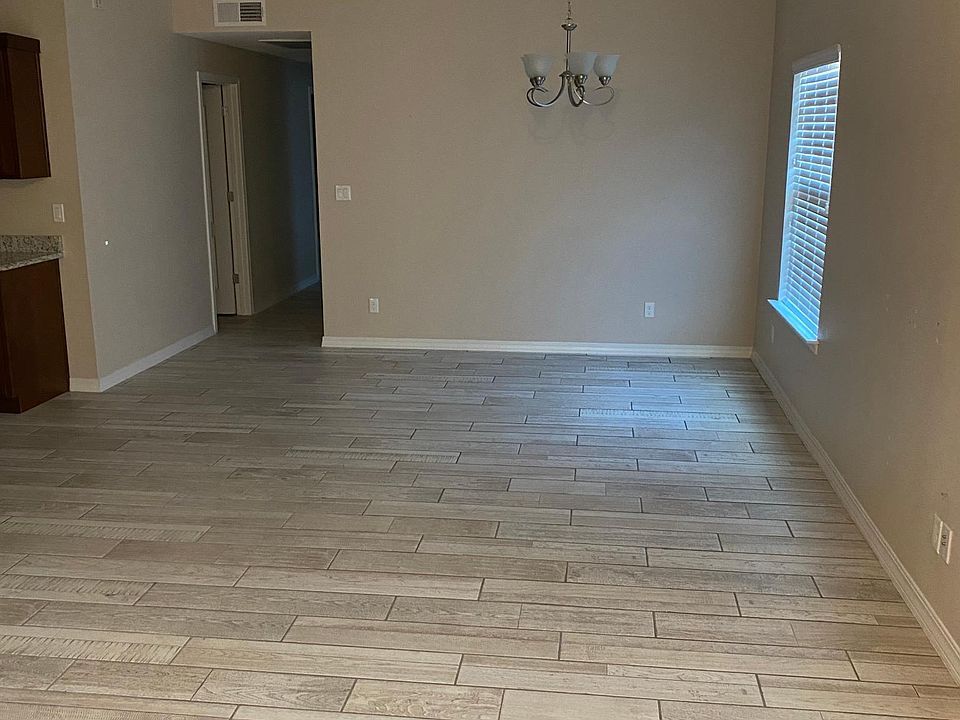 Living / dining area just inside entryway