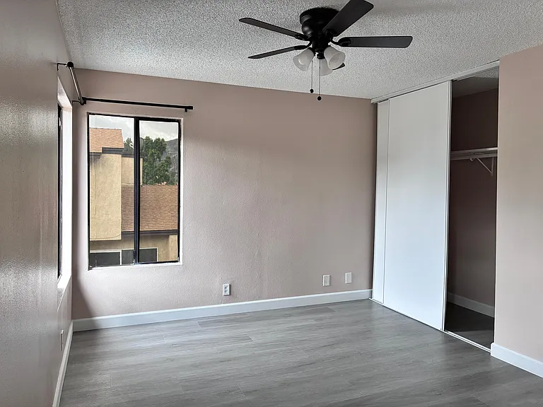 686 Woodcrest Dr #B — Photo 10