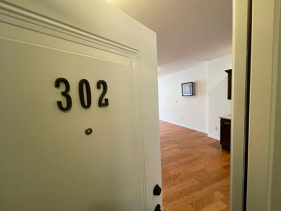 99 Pine Street