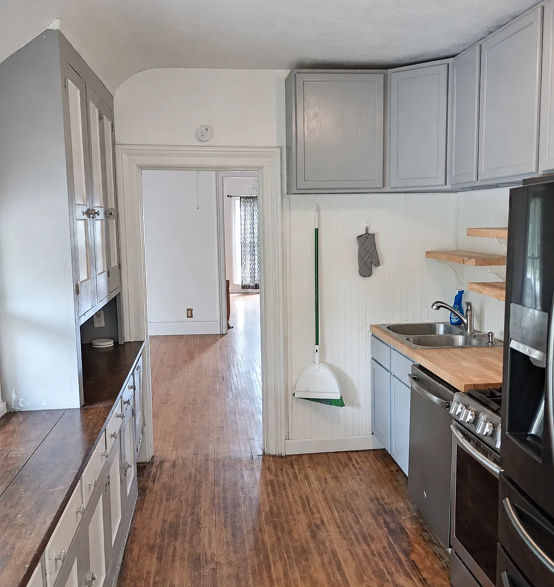 303 S 3rd St — Photo 4