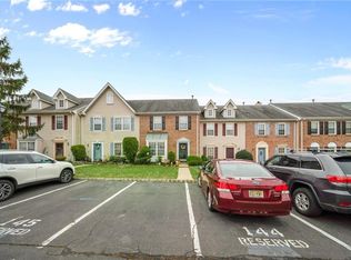 365 Hadleigh Ln #365, North Brunswick, NJ 08902