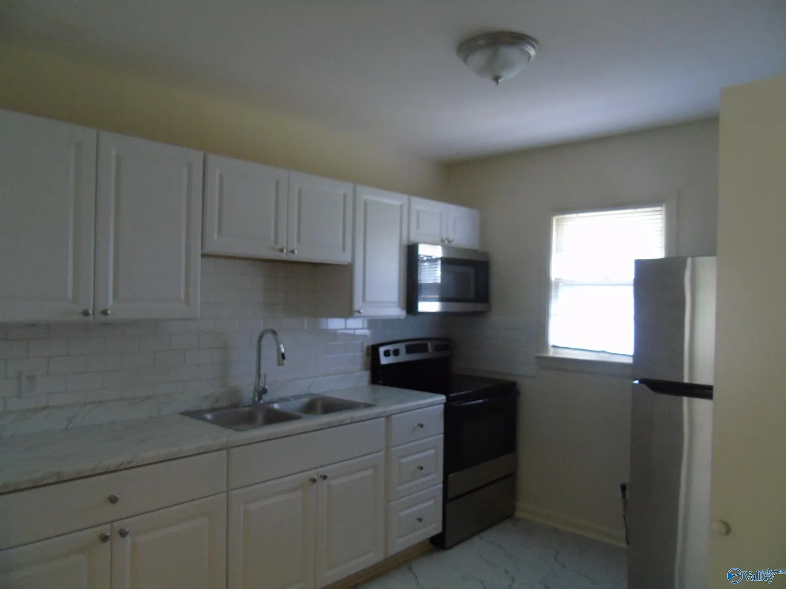 1 bed, 1.0 bath, 650 sqft, $1,000 — Photo 4