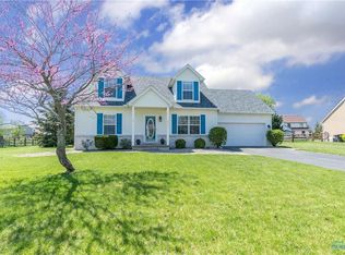 11045 Wildflower Dr, Whitehouse, OH 43571