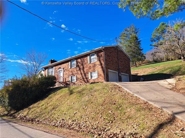 5085 Crystal Dr, Charleston, WV 25313