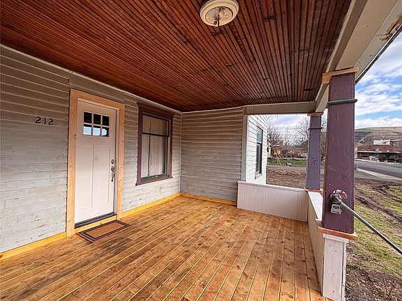 4th image of 212 N 1st Street