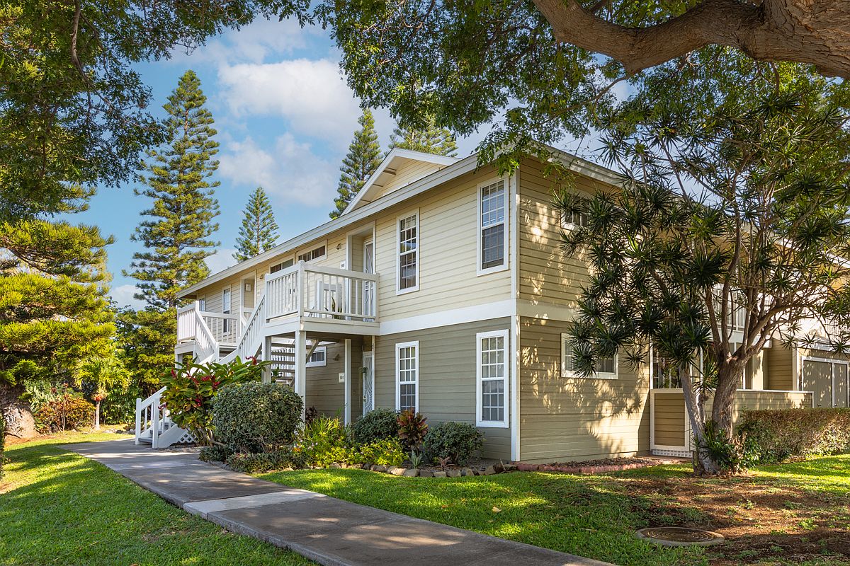 68-3883 Lua Kula St APT 906