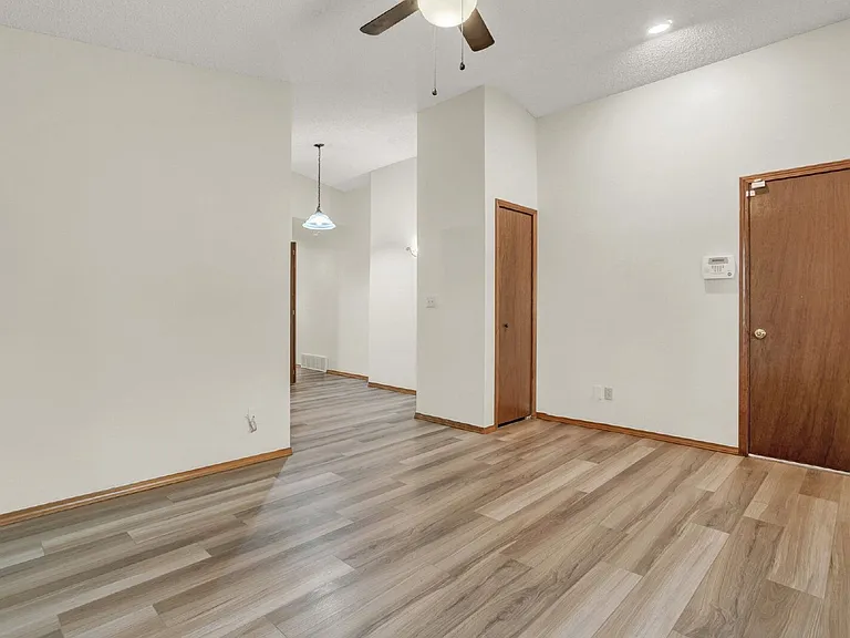 6376 Chantilly Pl — Photo 5