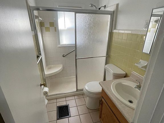3rd image of 4108 Millcreek Dr