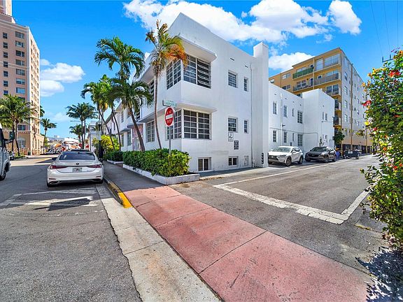 3rd image of 610 8th St #102R