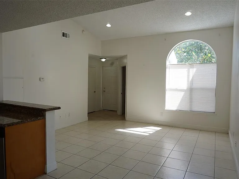 2584 Grassy Point Dr #204 — Photo 5