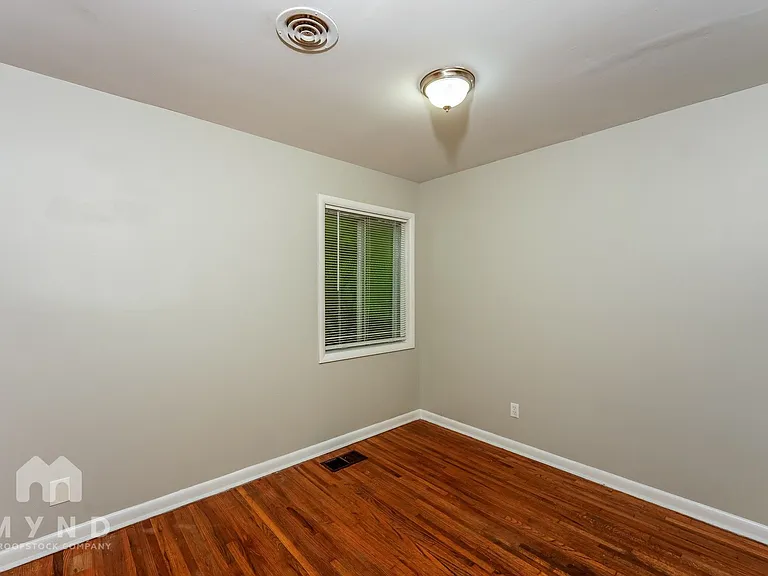 452 Burgundy Rd — Photo 8