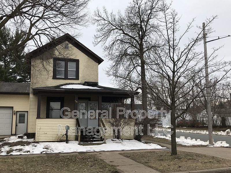 739 Broadway St, Eau Claire, WI 54703 Zillow