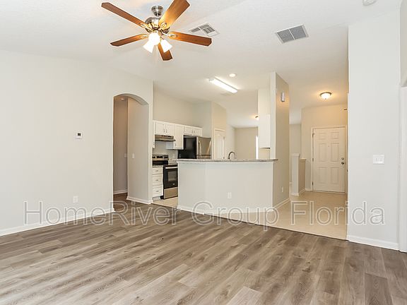 3rd image of 10981 River Falls Dr
