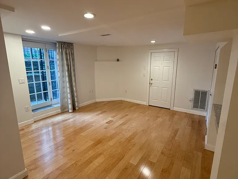 97 Sewall Ave #5 — Photo 10