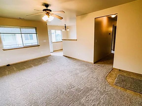 4th image of 809 E Riggs St #4