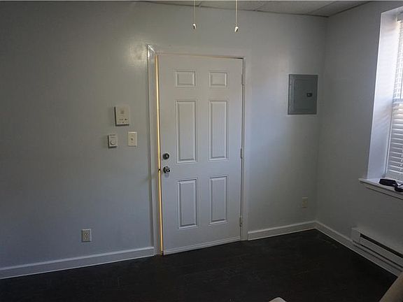 4th image of 517 W Girard Ave