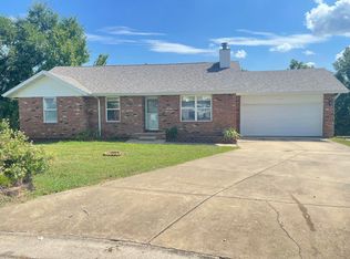 113 Daleview Cir, Nixa, MO 65714
