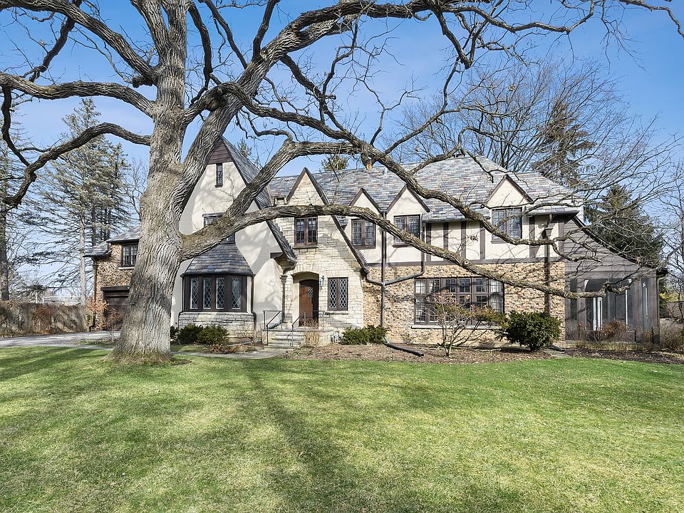 970 Armour Cir, Lake Forest, IL 60045 | Zillow