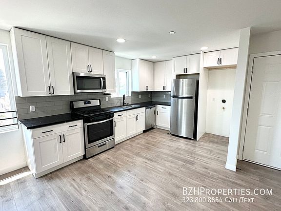 3rd image of 14201 Gilmore St #14207