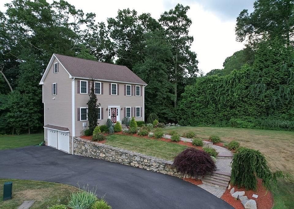 1st image of 125 Kings Ct