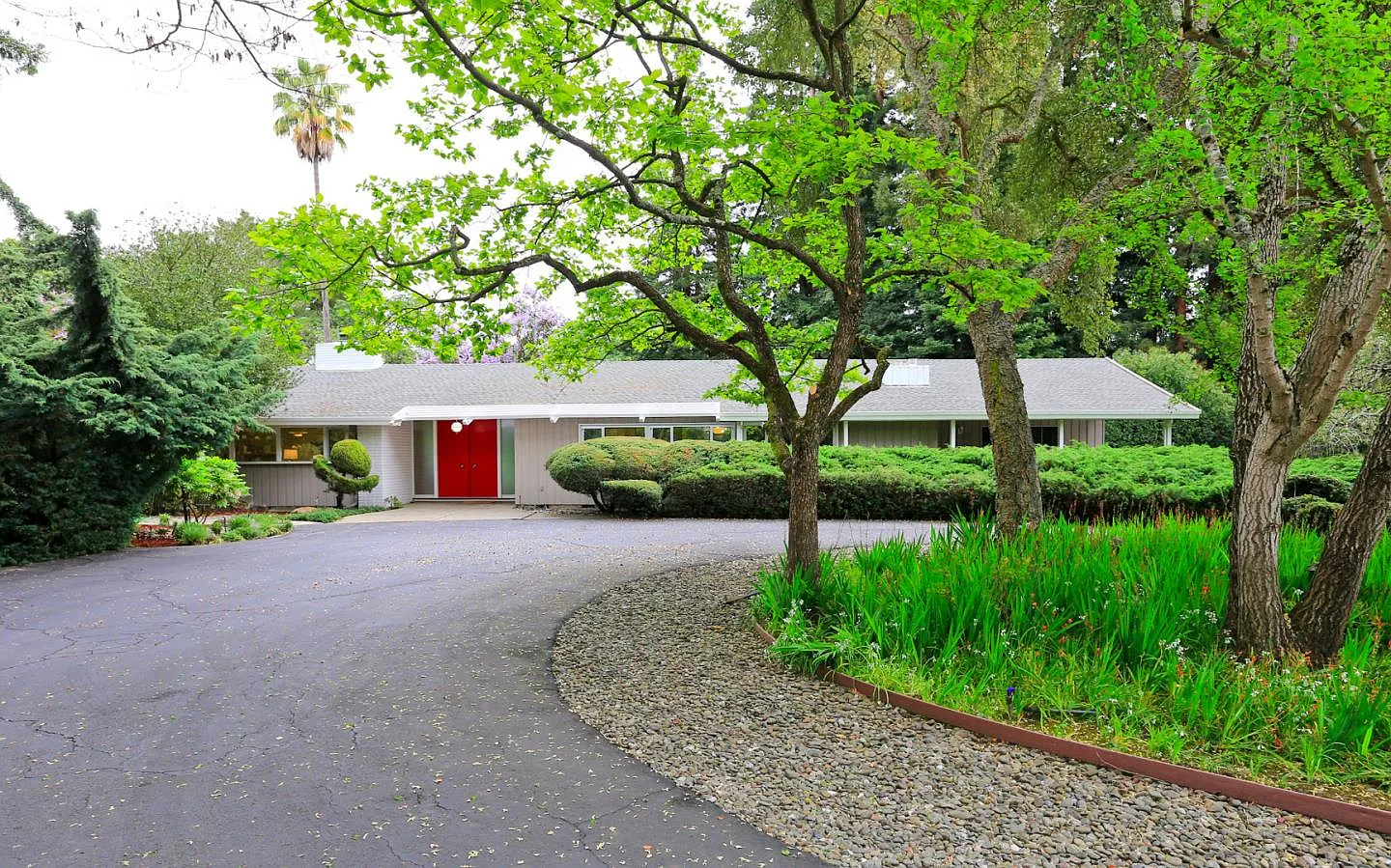 50 Lilac Dr photo 1