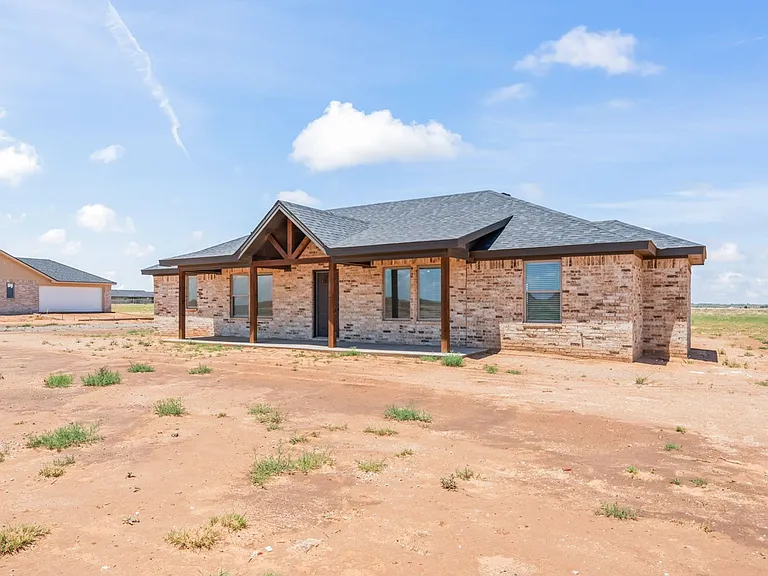 10601 E County Road 7400 — Photo 4