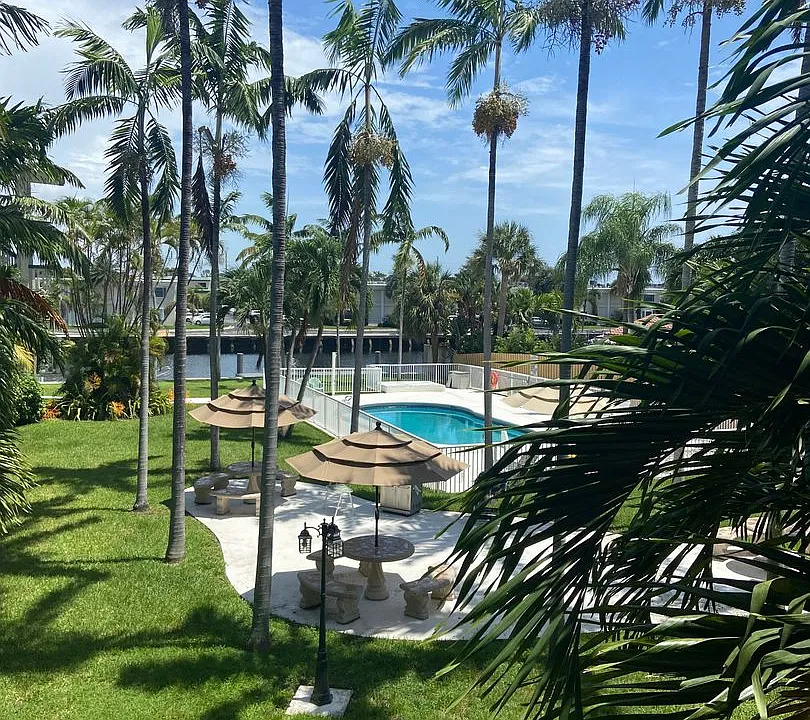 LA BELLE HARBOR CONDOS