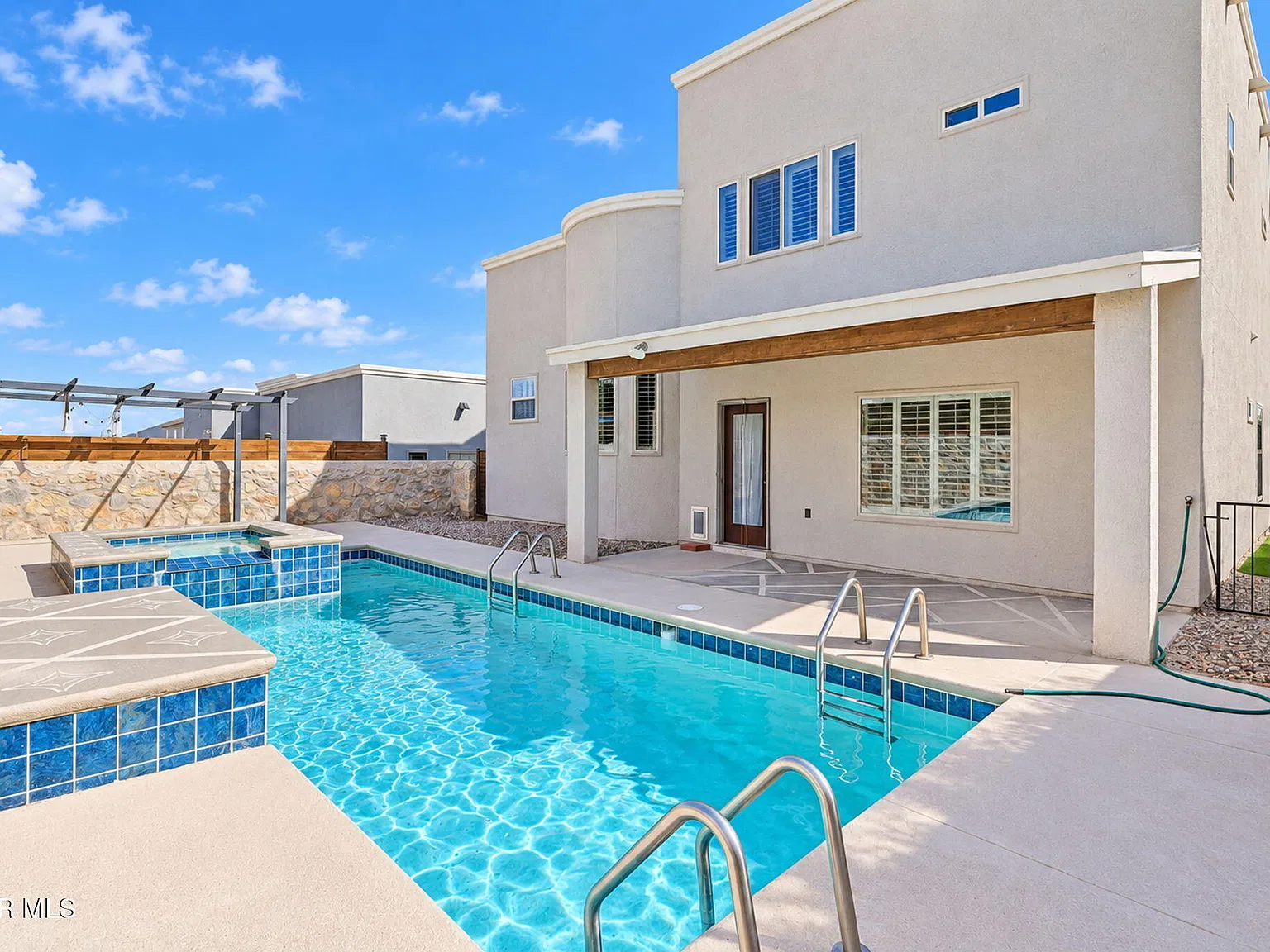 4 bed, 3.0 bath, 2373 sqft, $2,700 — Photo 3