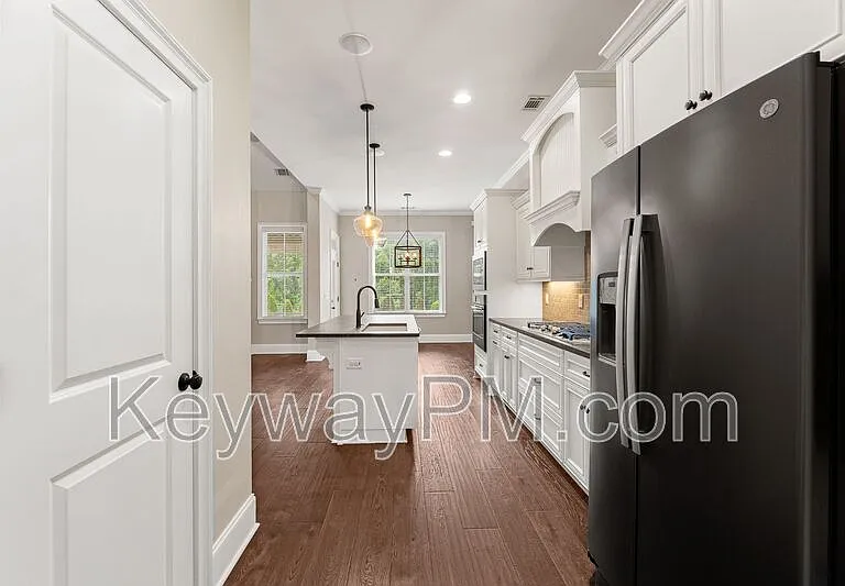 507 Windermere St — Photo 5