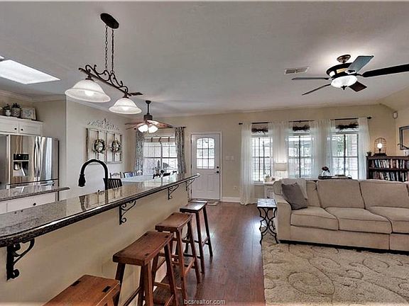 4th image of 313 Bernburg Ln