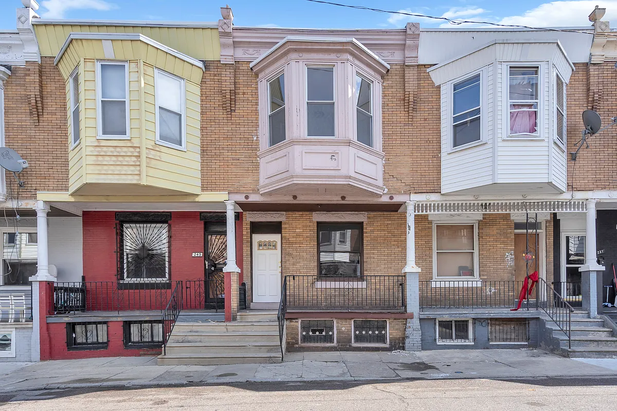 Building Photo - 241 N Ruby St