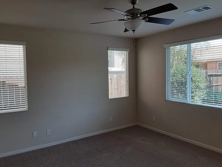 2833 W Cecil Ave — Photo 5