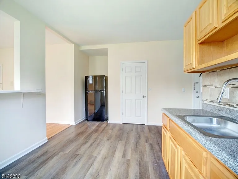 179 22nd St #4 — Photo 10