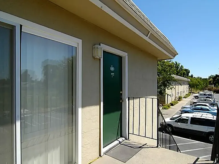 815 Bryte Ave — Photo 1